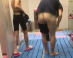 水泳 脱衣 3-3 でかいお尻が目の前に 81909