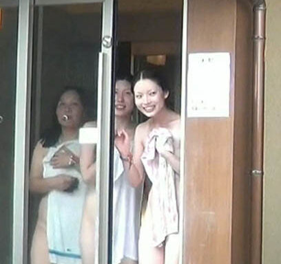 女子大生風な露天風呂3